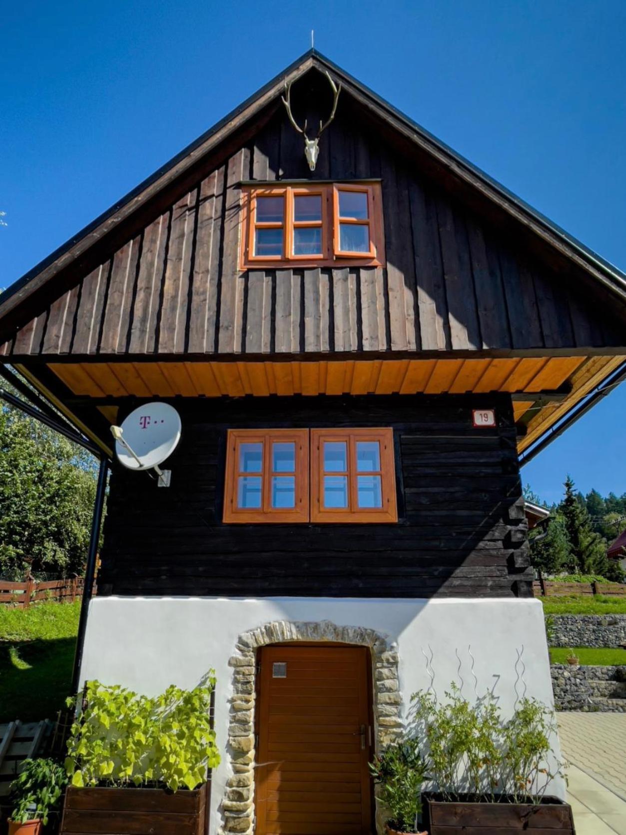 Traditional Deer Cabin With Sauna Dolny Kubin Zewnętrze zdjęcie